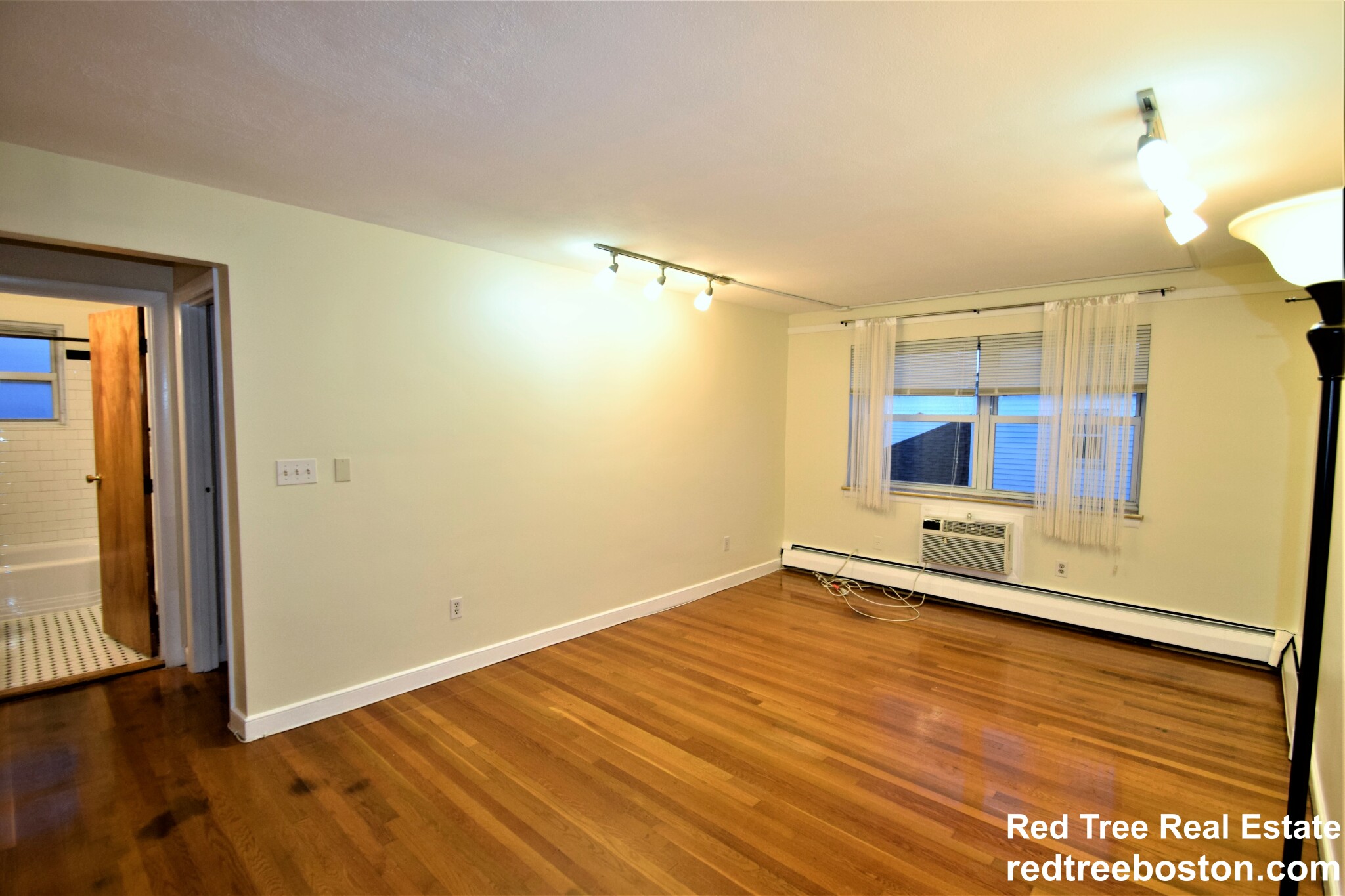 1 bed, 1 bath apartment for rent at 8 Commonwealth Ct Unit 15, Brighton — photo 3 of 9