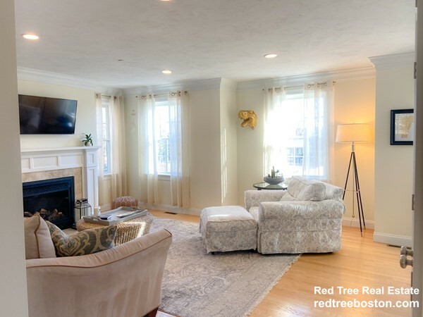 2 bed, 2.5 bath apartment for rent at 122 Mutton Ln Unit 3, Weymouth — photo 3 of 16