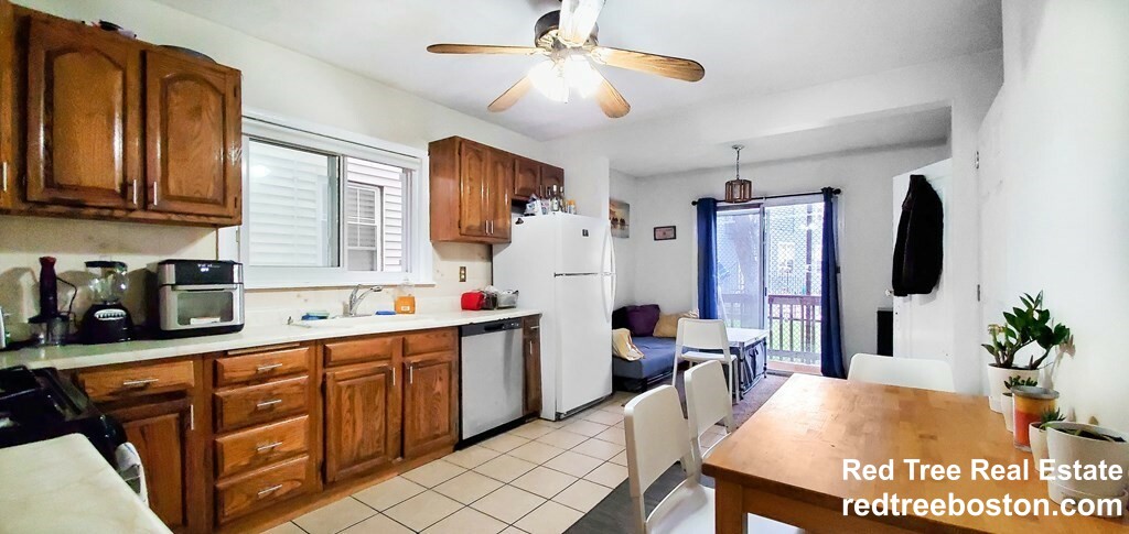 3 bed, 2 bath apartment for rent at 469 Windsor St Unit 1, East Cambridge — photo 23 of 39