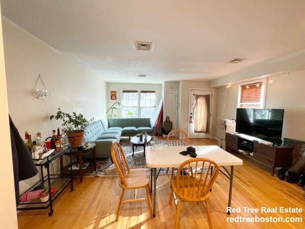 4 bed, 3 bath apartment for rent at 6 Harleston St, Mission Hill — photo 5 of 25