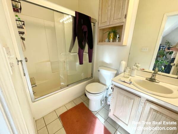 4 bed, 3 bath apartment for rent at 6 Harleston St, Mission Hill — photo 16 of 25