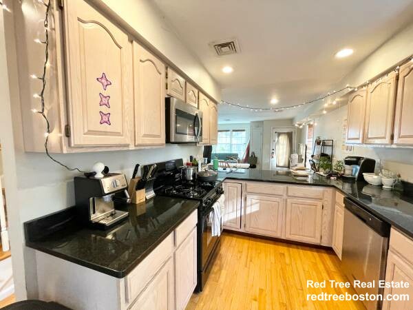 4 bed, 3 bath apartment for rent at 6 Harleston St, Mission Hill