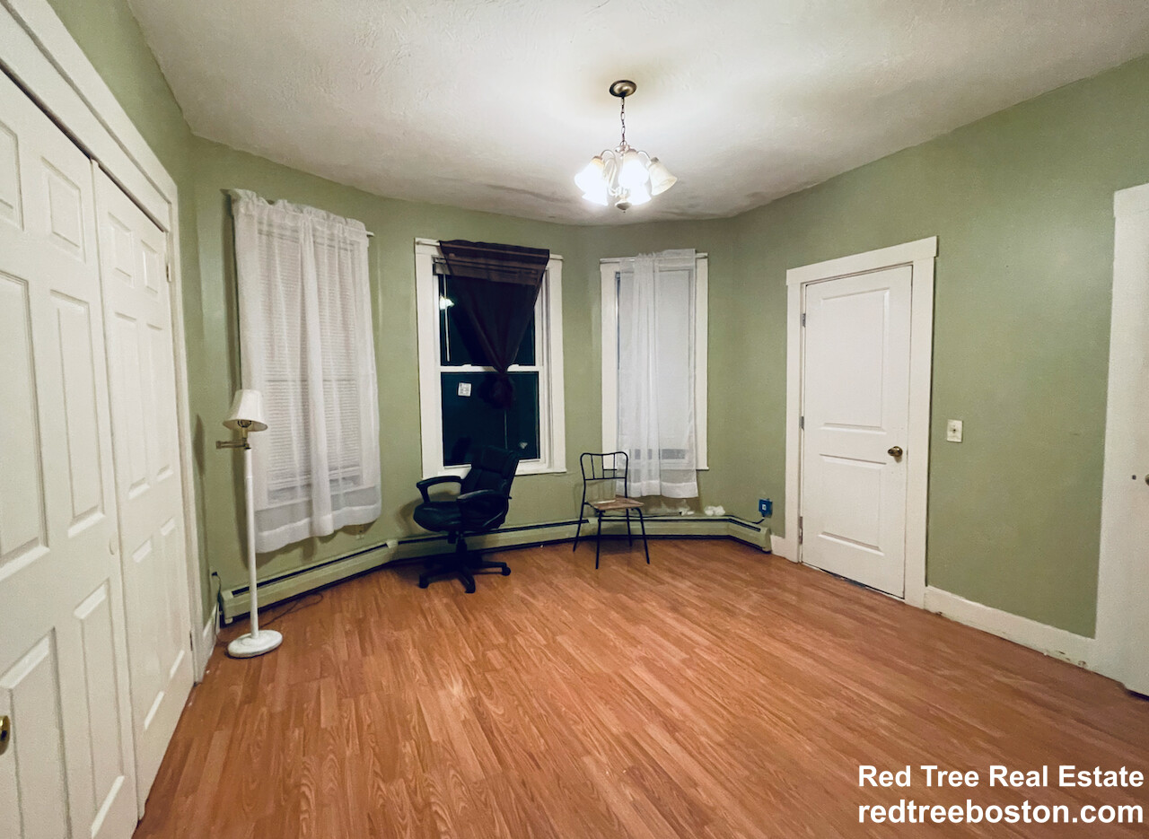 2 bed, 1 bath apartment for rent at 4 Pearl St Unit 2ND FLOOR, Somerville — photo 5 of 7