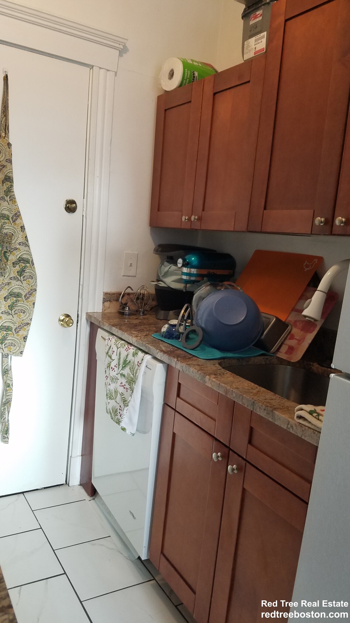 28 Quint Ave, Allston