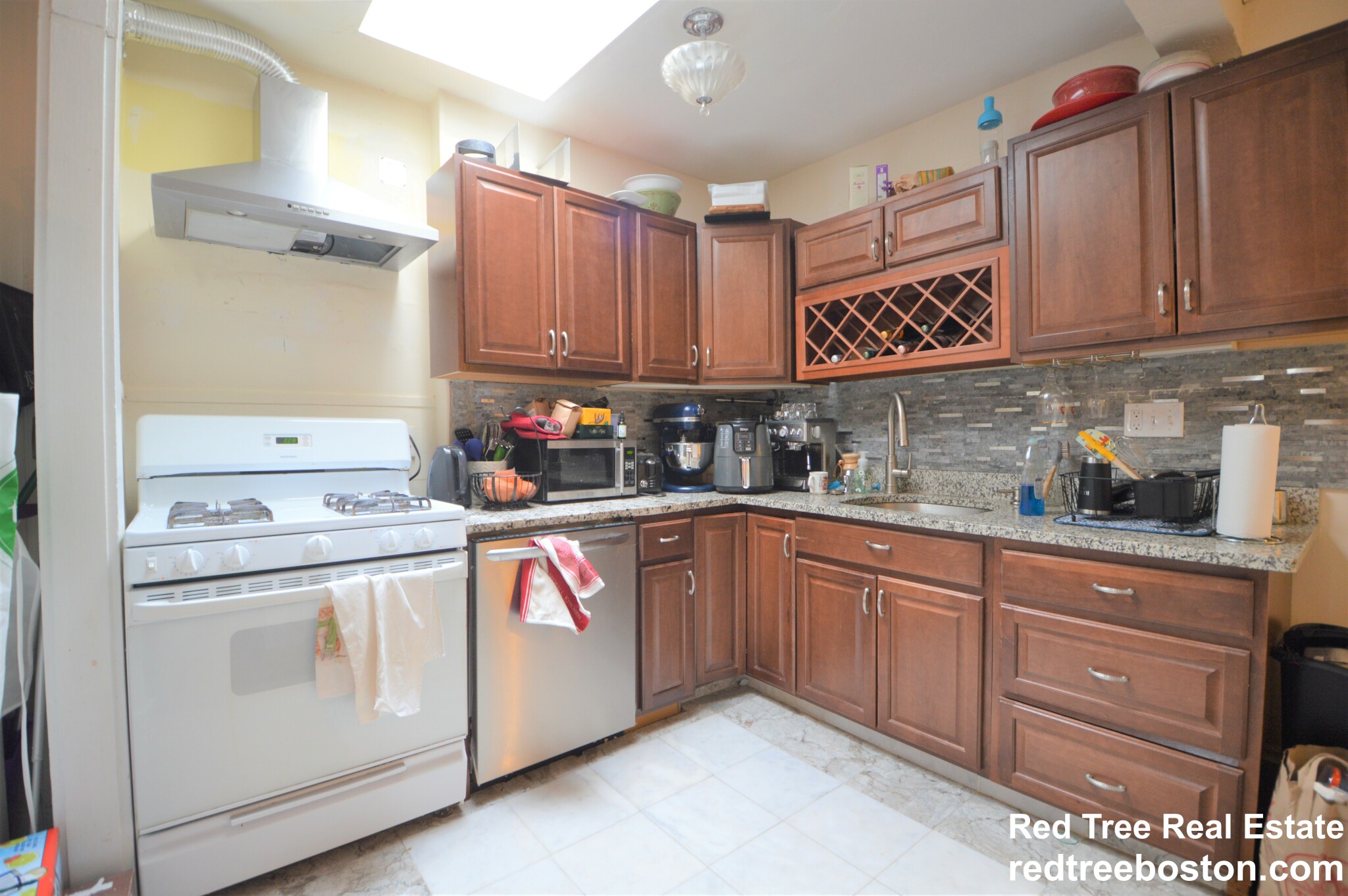 3 bed, 1 bath apartment for rent at 918 Beacon St Unit 4, Fenway — photo 1 of 9