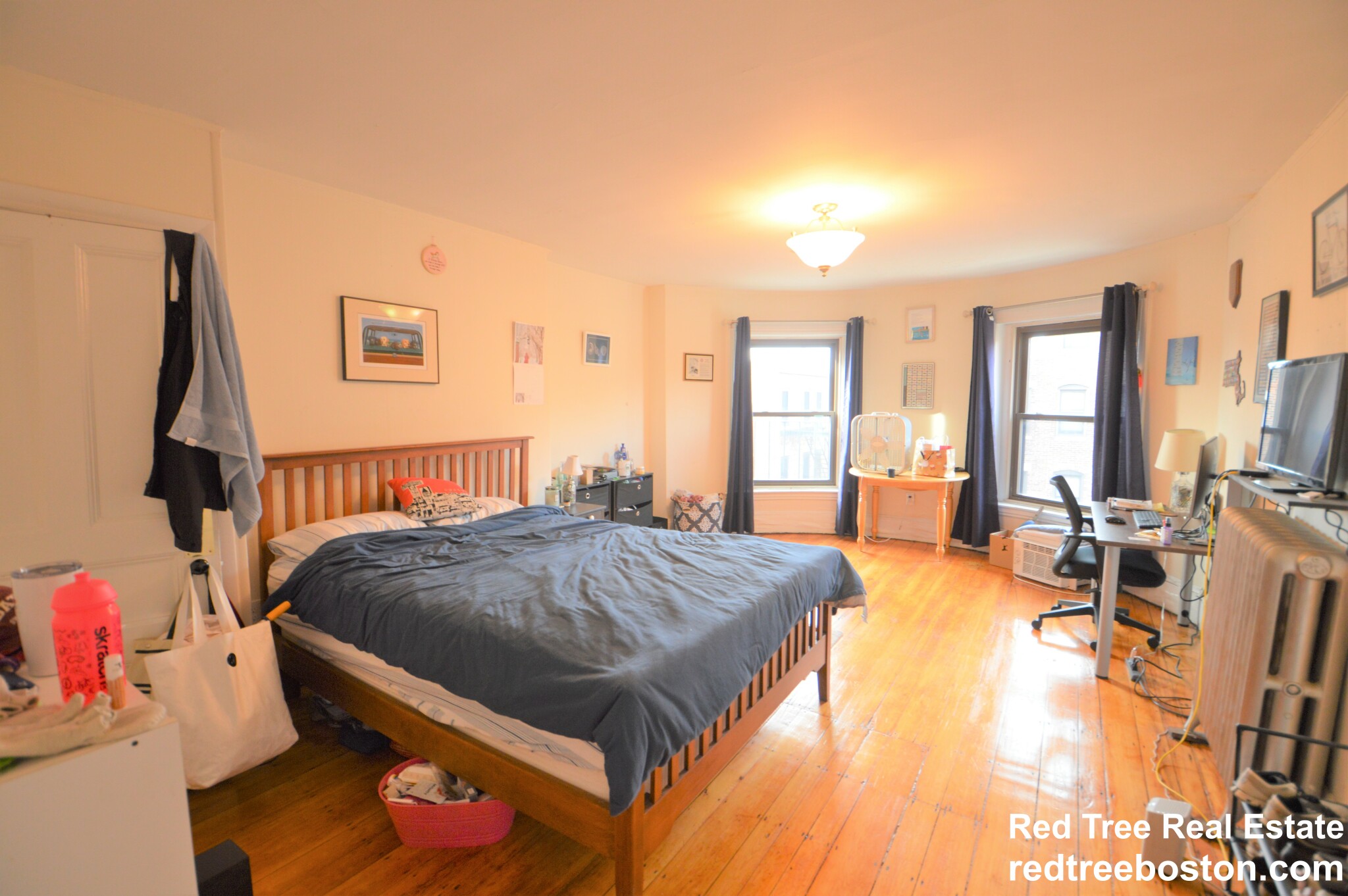 3 bed, 1 bath apartment for rent at 918 Beacon St Unit 4, Fenway — photo 3 of 9