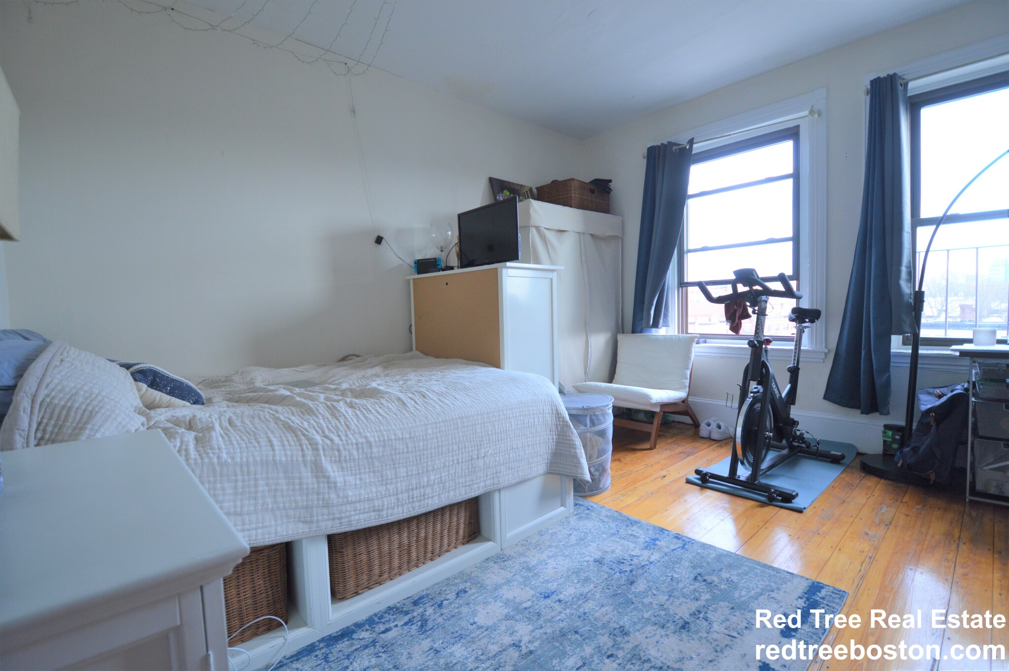 3 bed, 1 bath apartment for rent at 918 Beacon St Unit 4, Fenway — photo 6 of 9