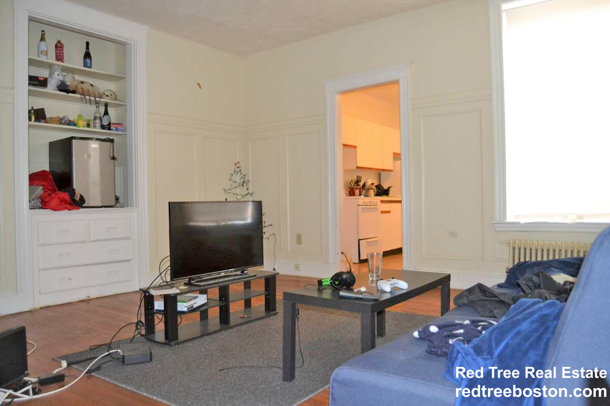 1 bed, 1 bath apartment for rent at 1124 Commonwealth Ave Unit 3A, Allston — photo 1 of 8