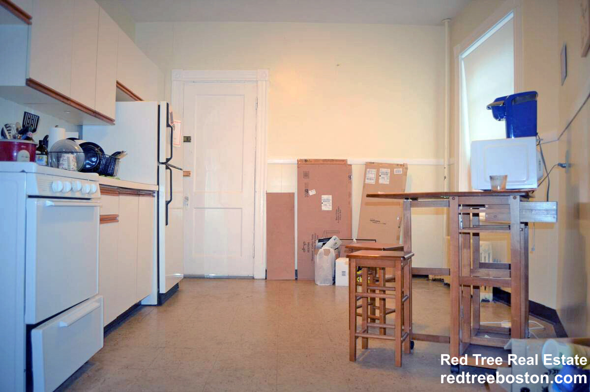 1 bed, 1 bath apartment for rent at 1124 Commonwealth Ave Unit 3A, Allston — photo 3 of 8