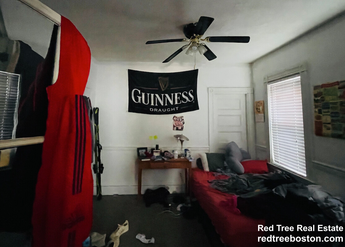 4 bed, 1 bath apartment for rent at 30 Darling St Unit 3, Mission Hill — photo 5 of 9