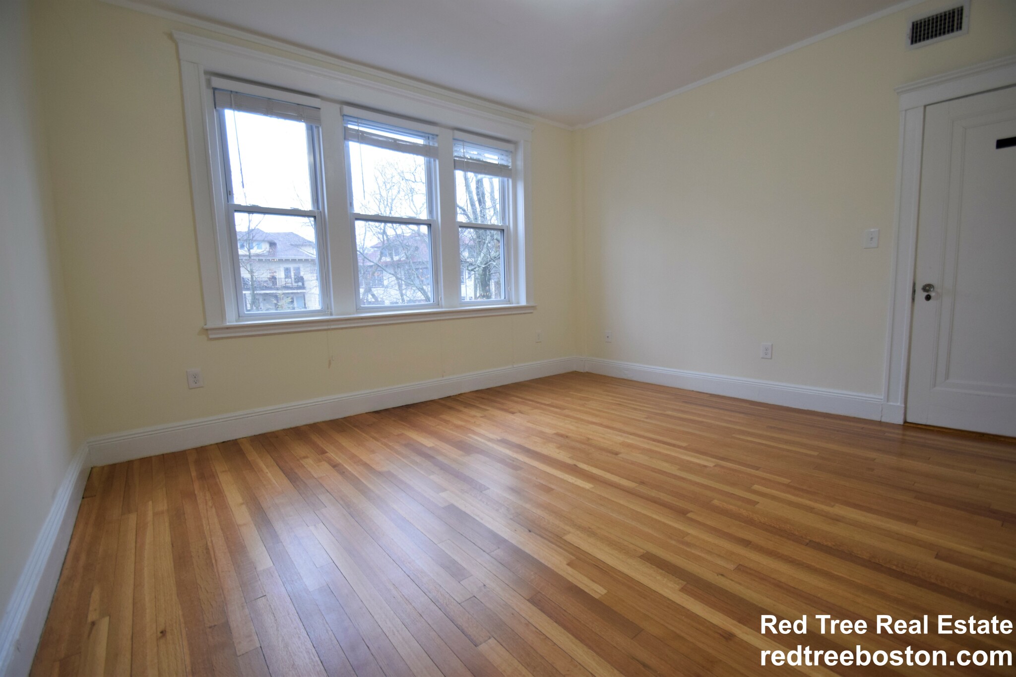 3 bed, 1 bath apartment for rent at 30 Addington Rd Unit 4, Washington Square — photo 14 of 26