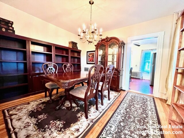 24 Middle St, Nonantum