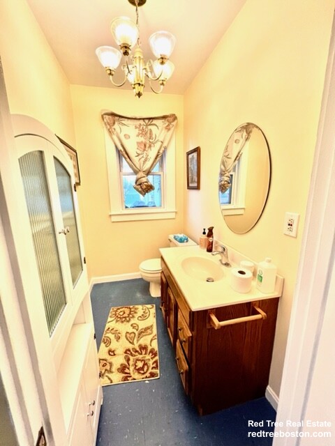 24 Middle St, Nonantum