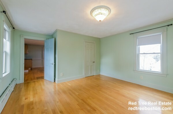 3 bed, 1 bath apartment for rent at 123 Fanueil St Unit 2, Brighton — photo 7 of 20