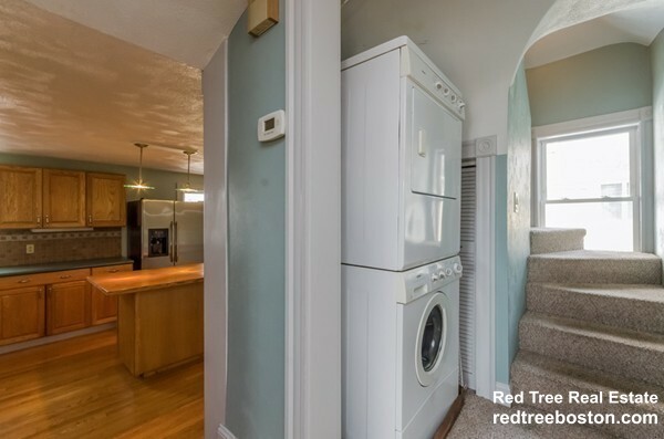 3 bed, 1 bath apartment for rent at 123 Fanueil St Unit 2, Brighton — photo 4 of 20