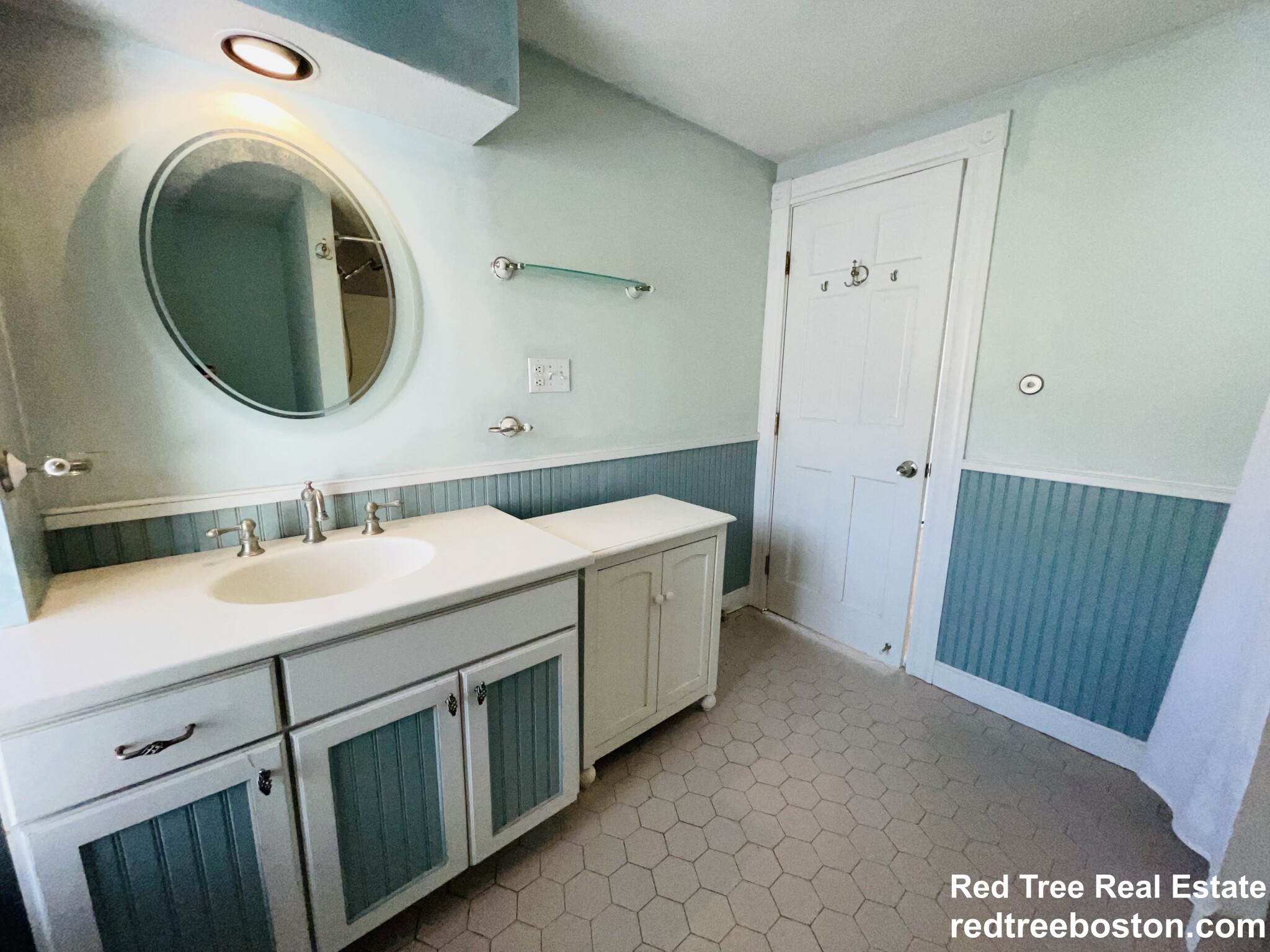 3 bed, 1 bath apartment for rent at 123 Fanueil St Unit 2, Brighton — photo 17 of 19