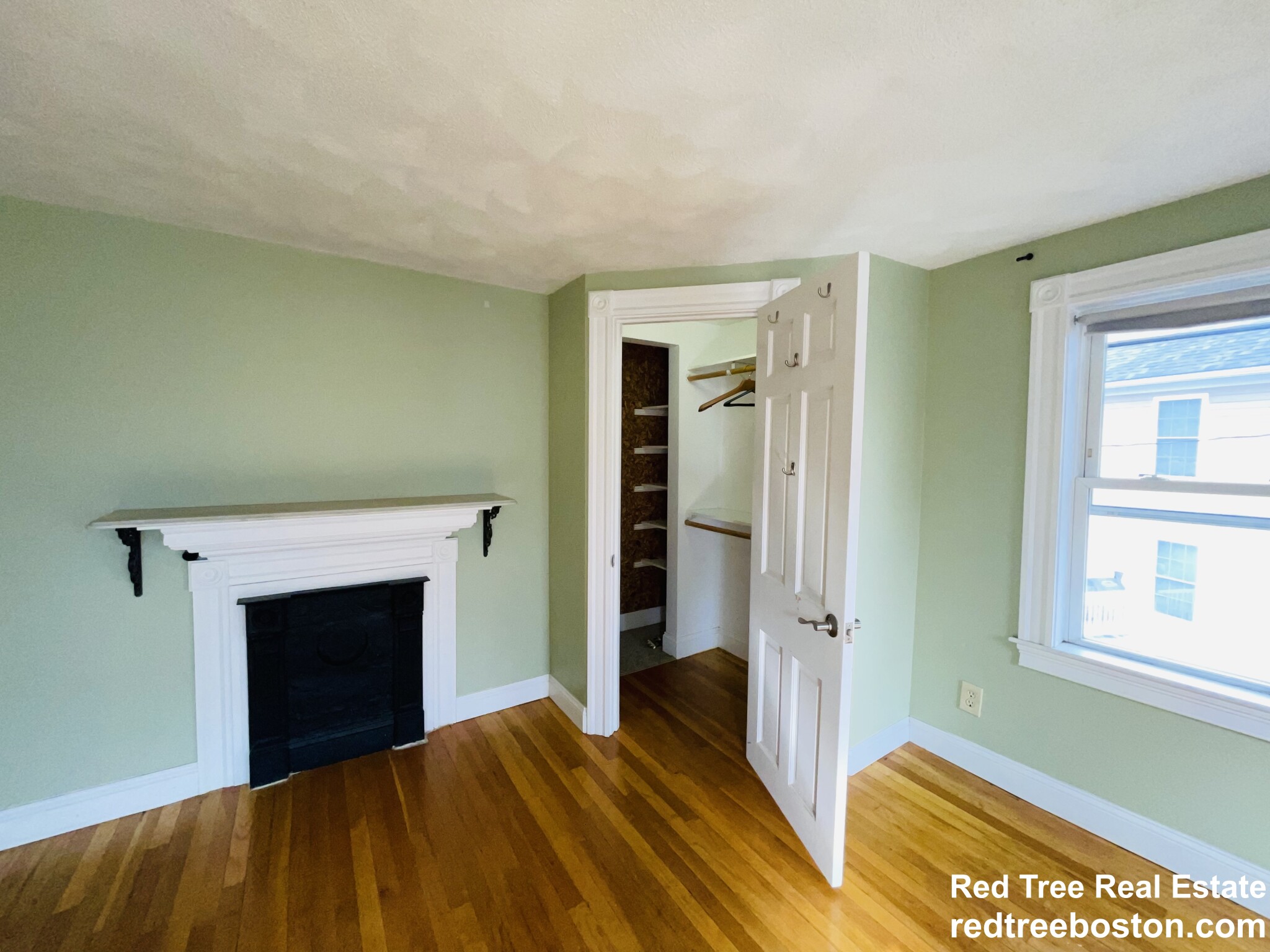 3 bed, 1 bath apartment for rent at 123 Fanueil St Unit 2, Brighton — photo 6 of 19