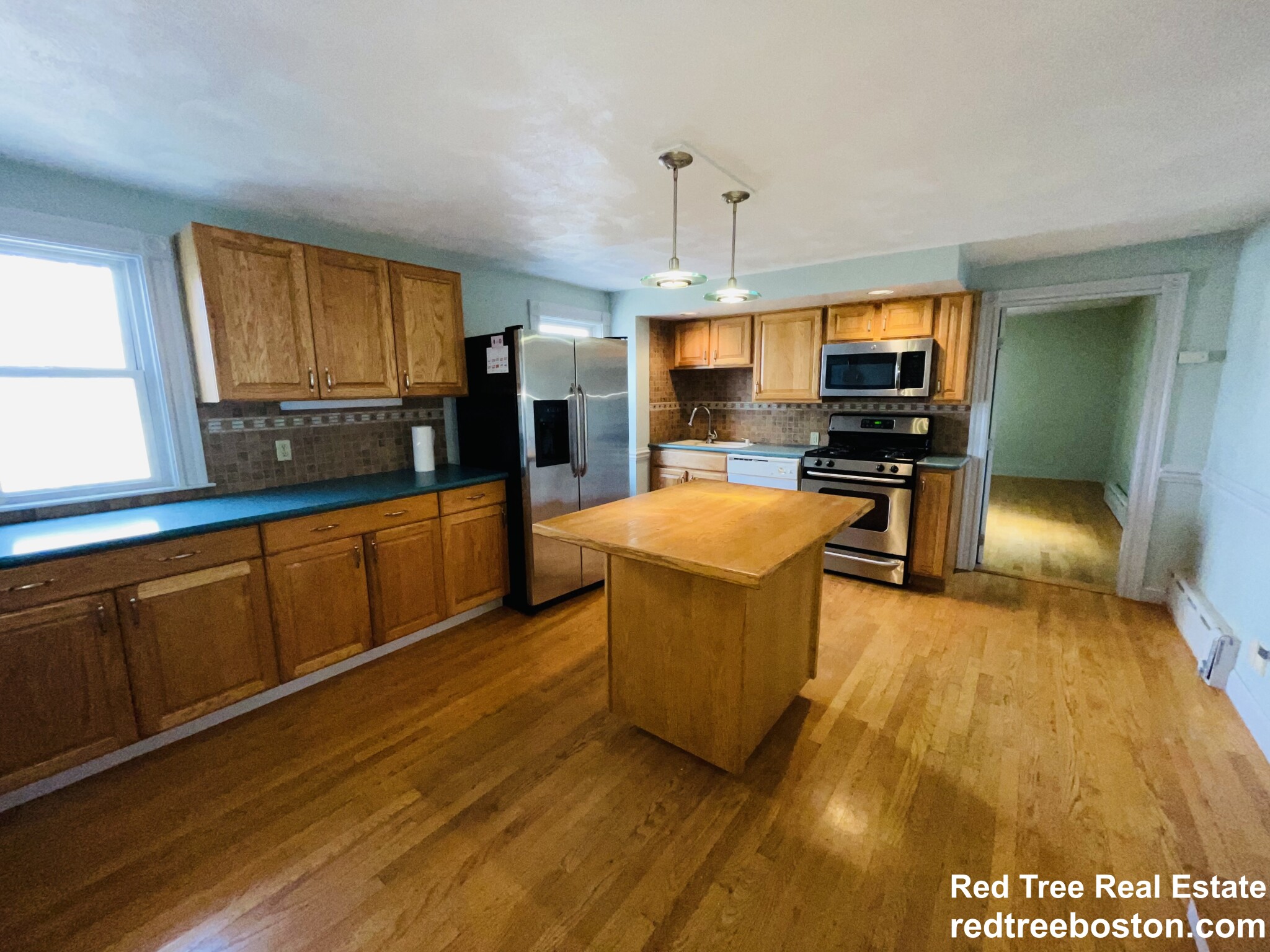 3 bed, 1 bath apartment for rent at 123 Fanueil St Unit 2, Brighton — photo 2 of 19