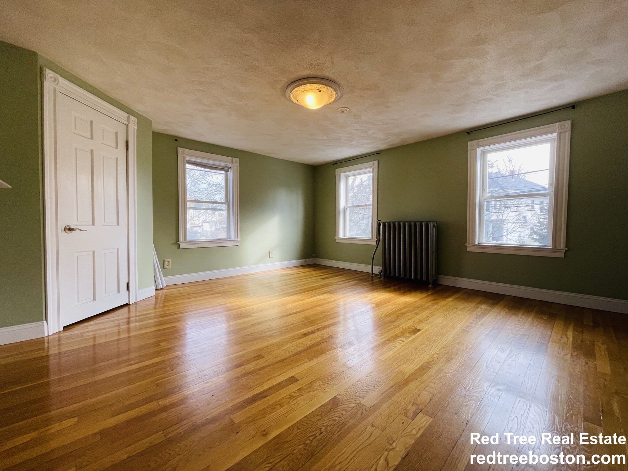 3 bed, 1 bath apartment for rent at 123 Fanueil St Unit 2, Brighton — photo 4 of 19