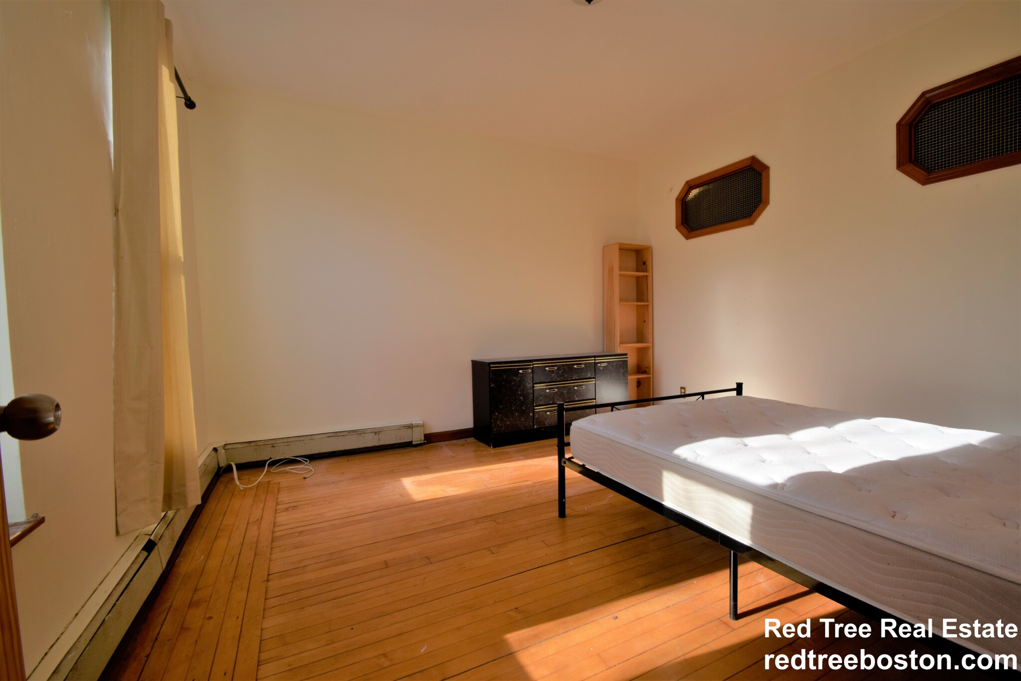 3 bed, 2 bath apartment for rent at 1753 Commonwealth Ave Unit 1, Brighton