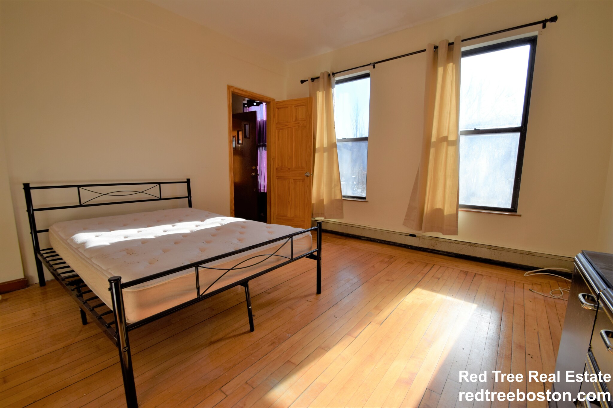 3 bed, 2 bath apartment for rent at 1753 Commonwealth Ave Unit 1, Brighton — photo 3 of 18