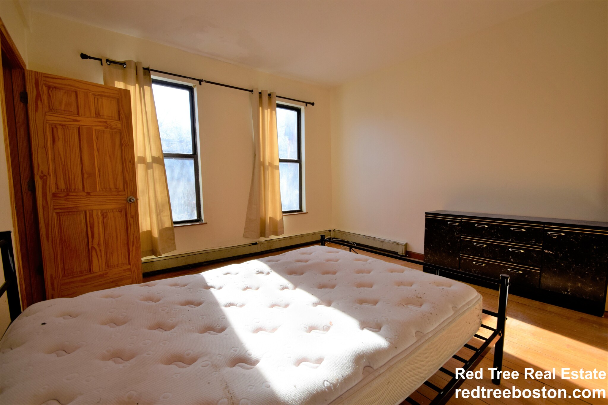 3 bed, 2 bath apartment for rent at 1753 Commonwealth Ave Unit 1, Brighton — photo 2 of 18