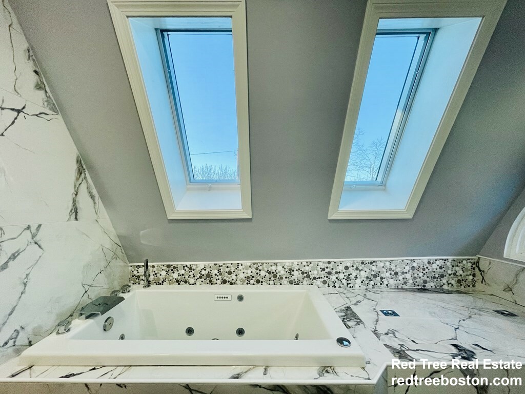 5 bed, 4+ bath apartment for rent at 28 Wolcott Rd Unit 0, Chestnut Hill — photo 25 of 39