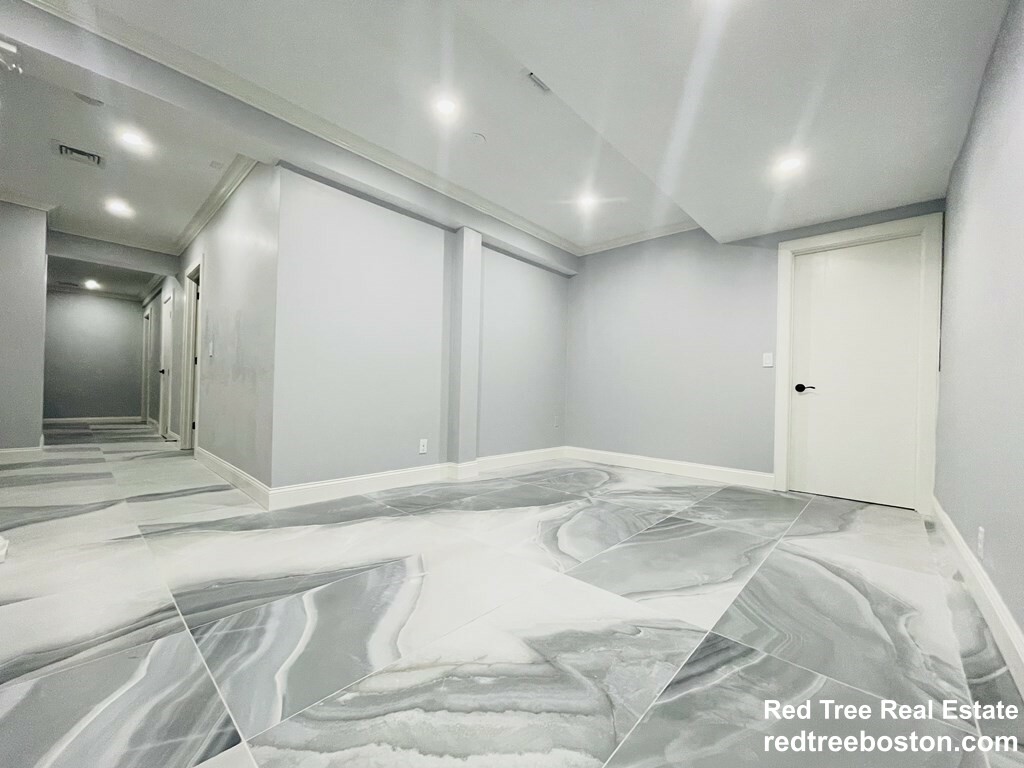 5 bed, 4+ bath apartment for rent at 28 Wolcott Rd Unit 0, Chestnut Hill — photo 29 of 39