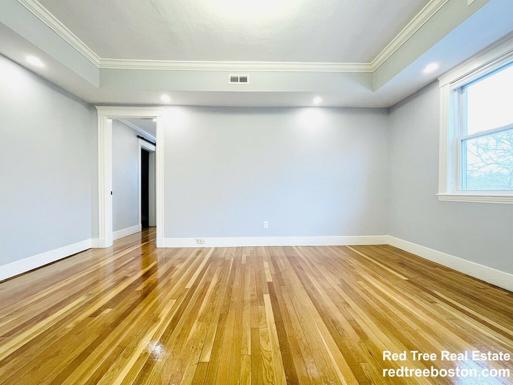 5 bed, 4+ bath apartment for rent at 28 Wolcott Rd Unit 0, Chestnut Hill — photo 12 of 39