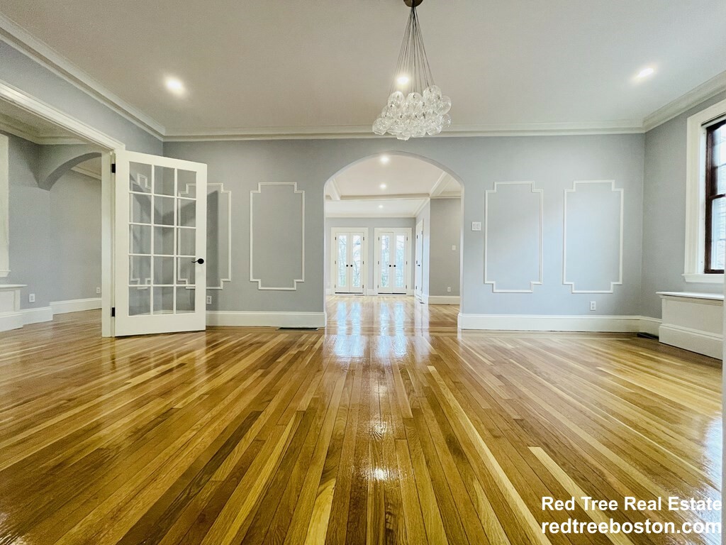5 bed, 4+ bath apartment for rent at 28 Wolcott Rd Unit 0, Chestnut Hill — photo 3 of 39