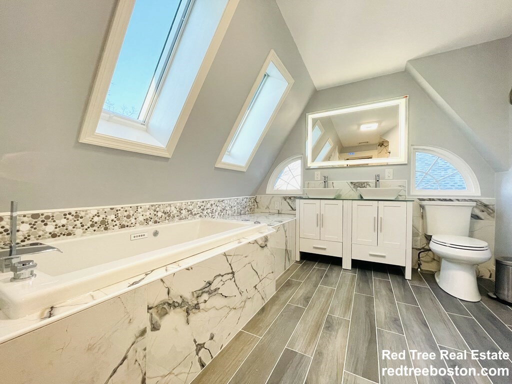 5 bed, 4+ bath apartment for rent at 28 Wolcott Rd Unit 0, Chestnut Hill — photo 23 of 39