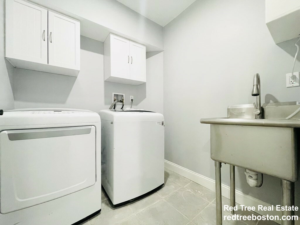 5 bed, 4+ bath apartment for rent at 28 Wolcott Rd Unit 0, Chestnut Hill — photo 33 of 39