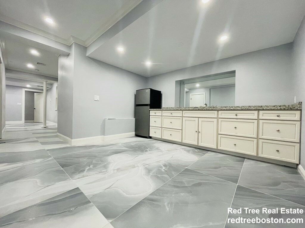 5 bed, 4+ bath apartment for rent at 28 Wolcott Rd Unit 0, Chestnut Hill — photo 28 of 39