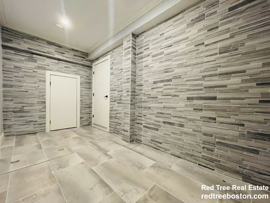 5 bed, 4+ bath apartment for rent at 28 Wolcott Rd Unit 0, Chestnut Hill — photo 34 of 39
