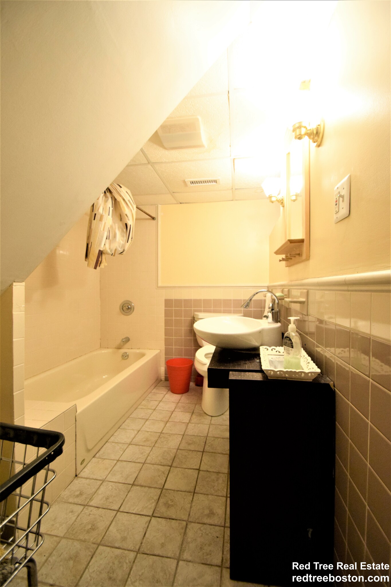 17 Holman St, Allston