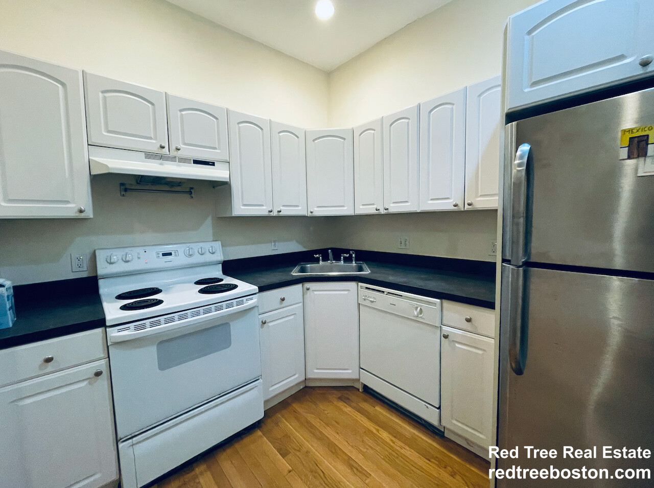 21 Aberdeen St, Fenway