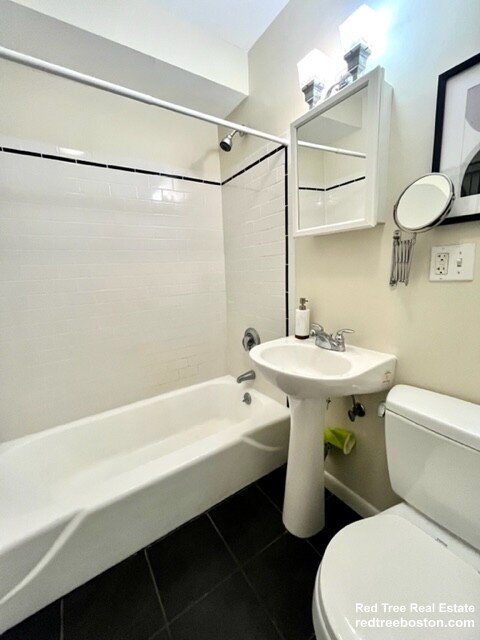 1800 Massachusetts Ave, Neighborhood Nine