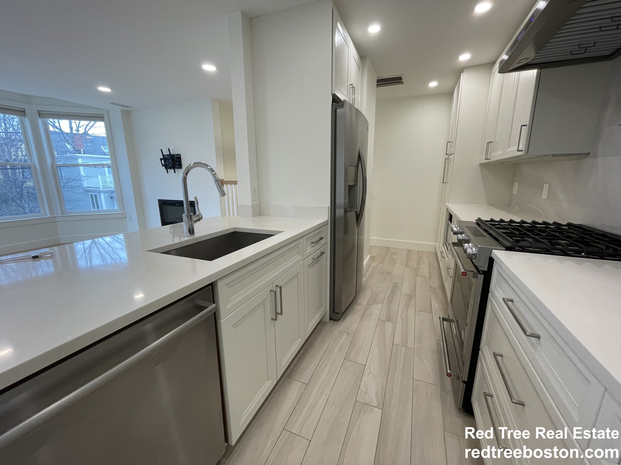 3 bed, 2.5 bath apartment for rent at 284 Sidney St, Cambridgeport