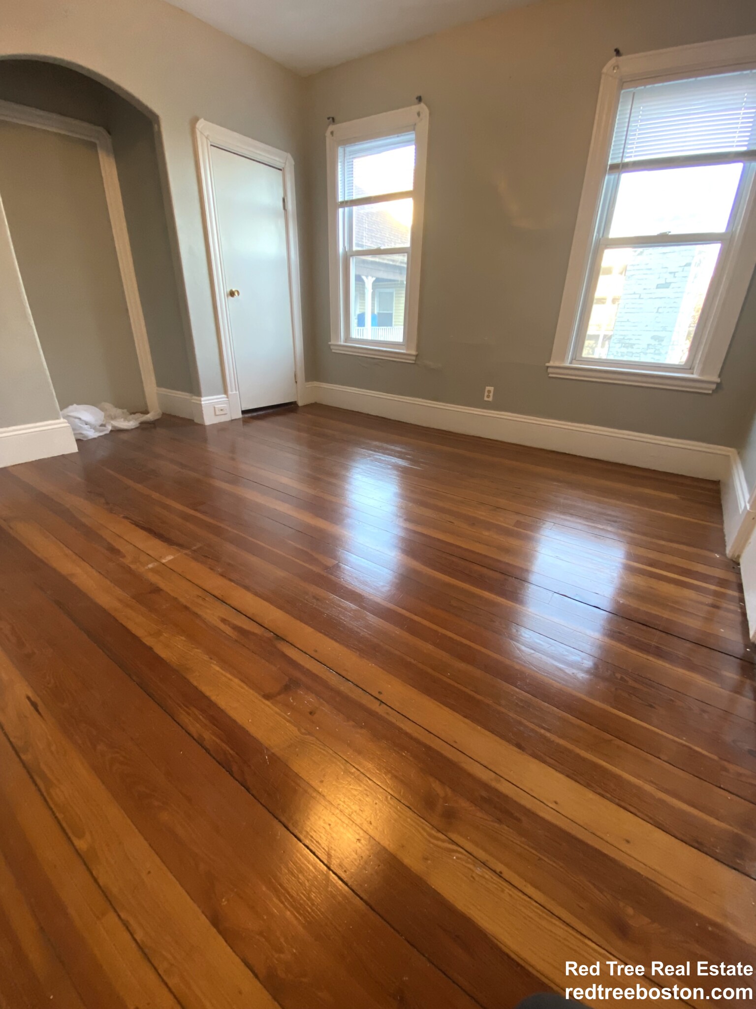 3 bed, 1 bath apartment for rent at 539 Washington St Unit 2, Brighton — photo 2 of 12