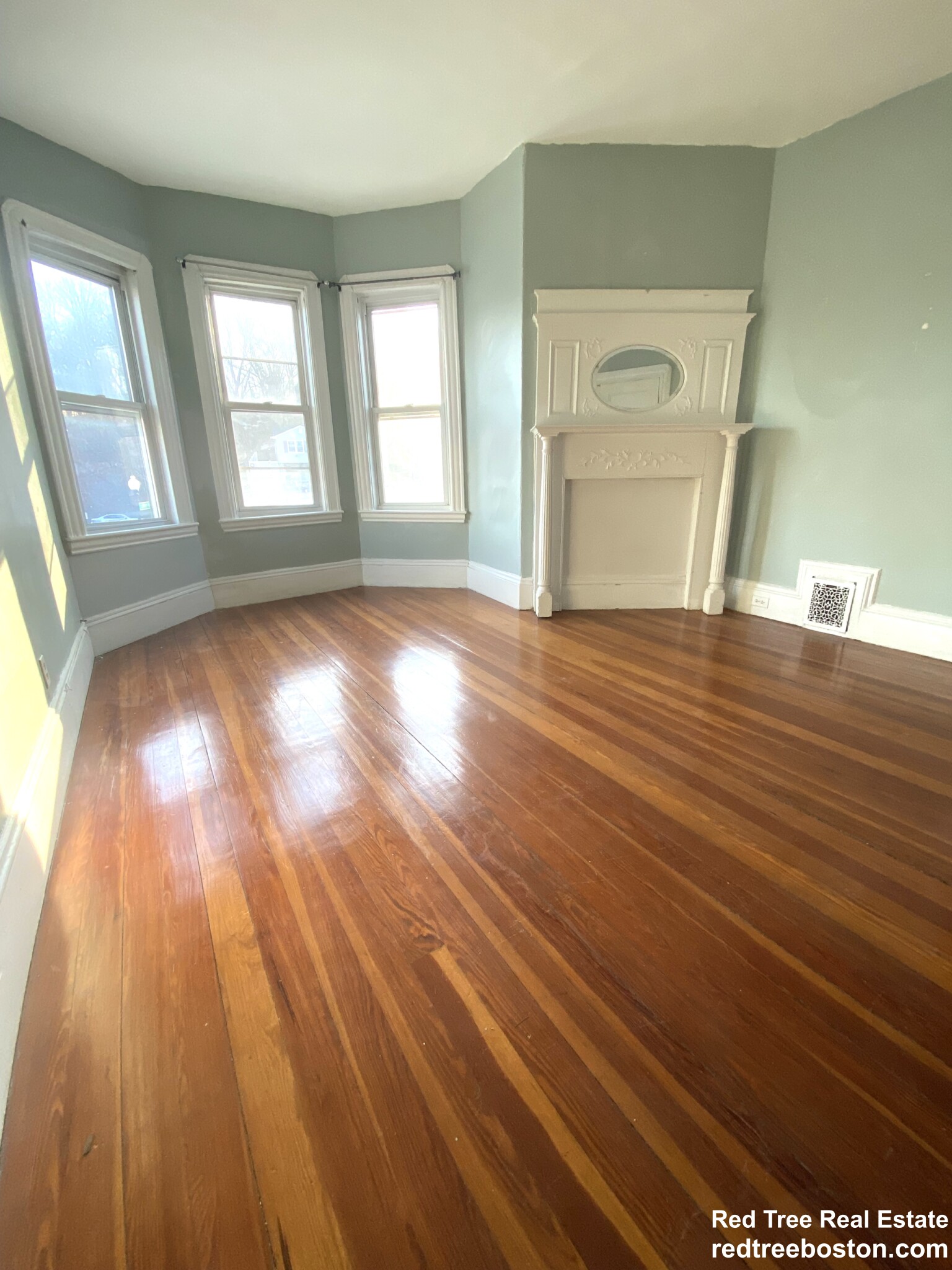 3 bed, 1 bath apartment for rent at 539 Washington St Unit 2, Brighton