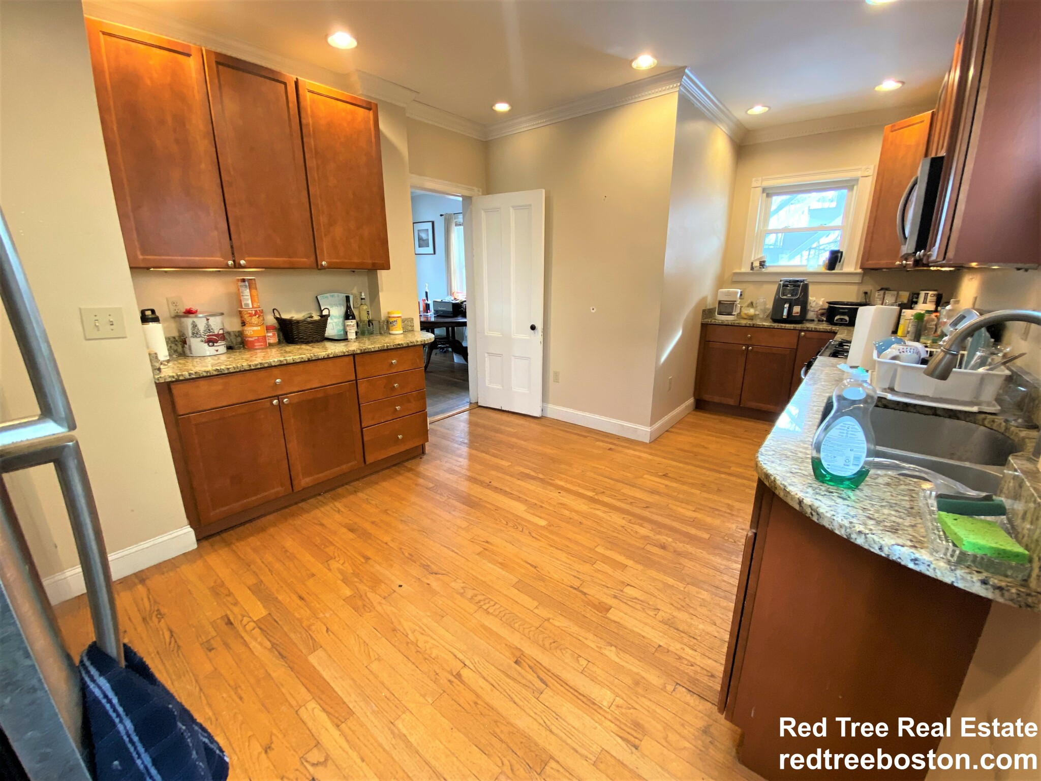 5 bed, 2 bath apartment for rent at 4 Barstow St Unit 1, Allston — photo 4 of 22