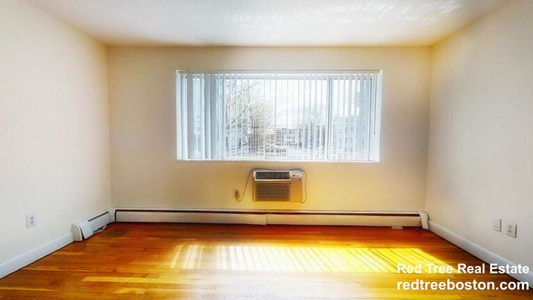 90 Gardner St, Allston