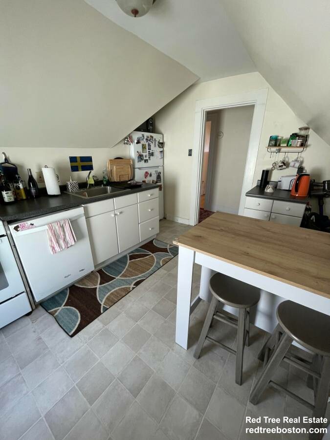 2 bed, 1 bath apartment for rent at 5 Wenham St Unit 2, Jamaica Plain — photo 20 of 26