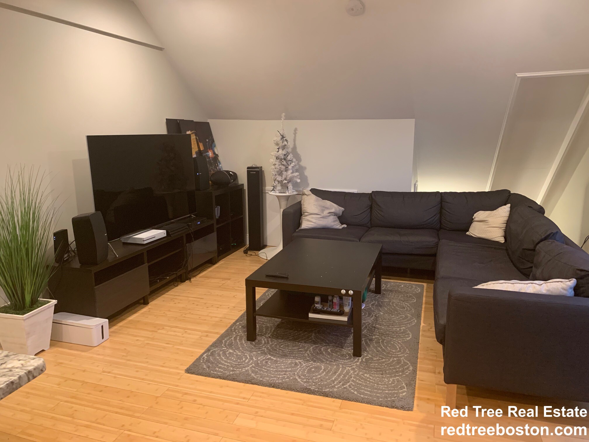 2 bed, 1 bath apartment for rent at 33 Pershing Rd Unit 3, Jamaica Plain — photo 4 of 10