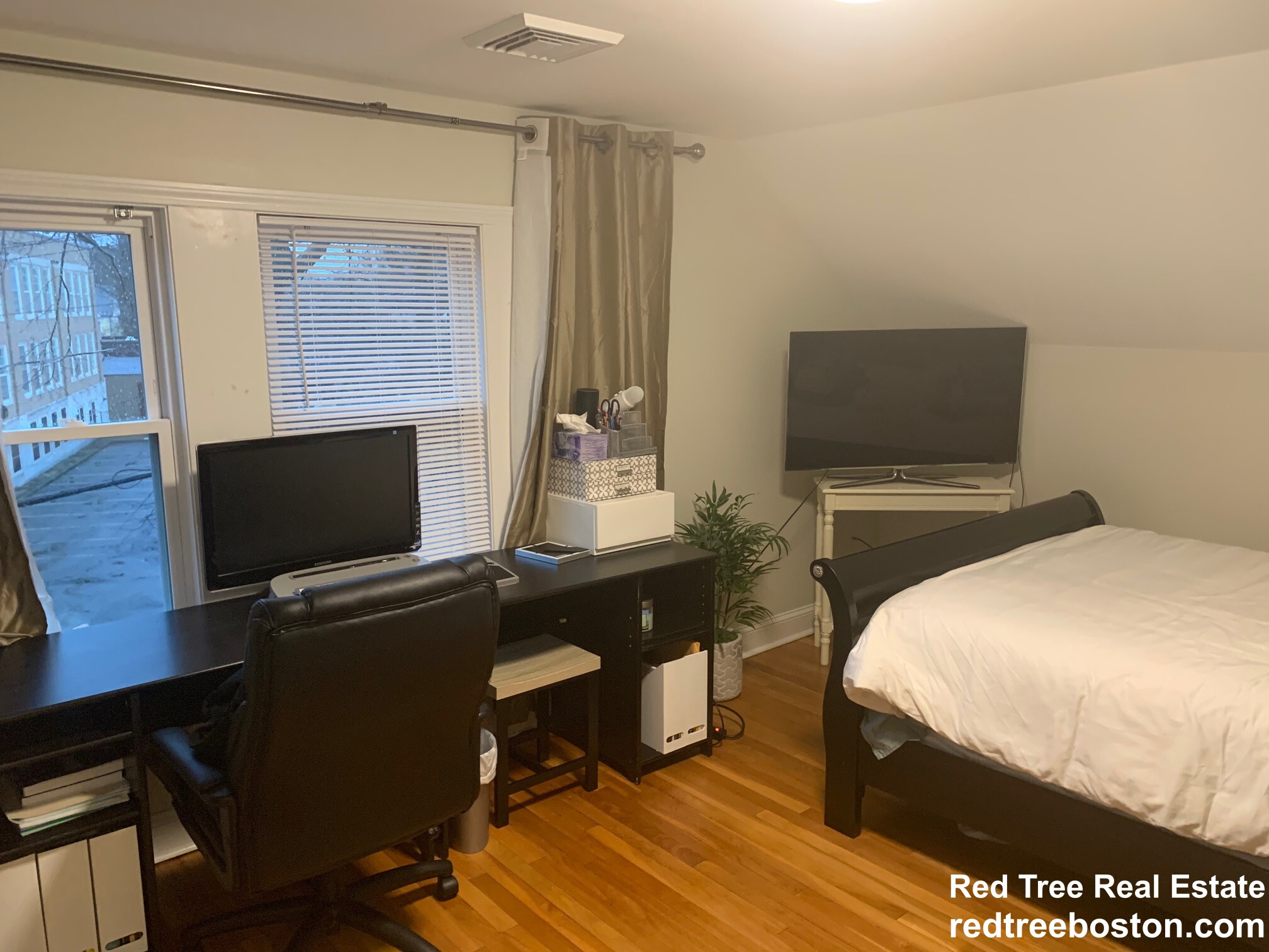 2 bed, 1 bath apartment for rent at 33 Pershing Rd Unit 3, Jamaica Plain — photo 6 of 10