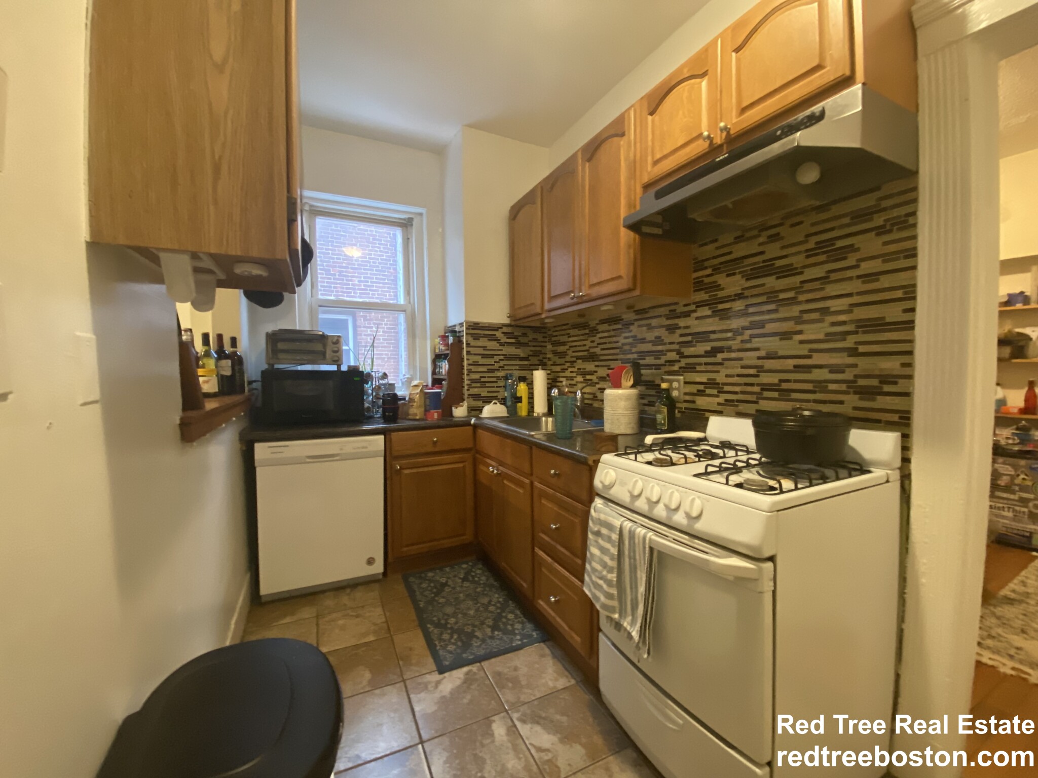 2 bed, 1 bath apartment for rent at 16 Royce Unit 7, Allston — photo 6 of 6