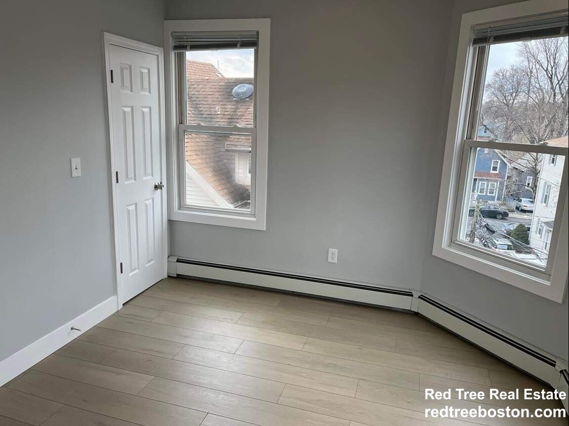 11 Pearl Ter, Somerville