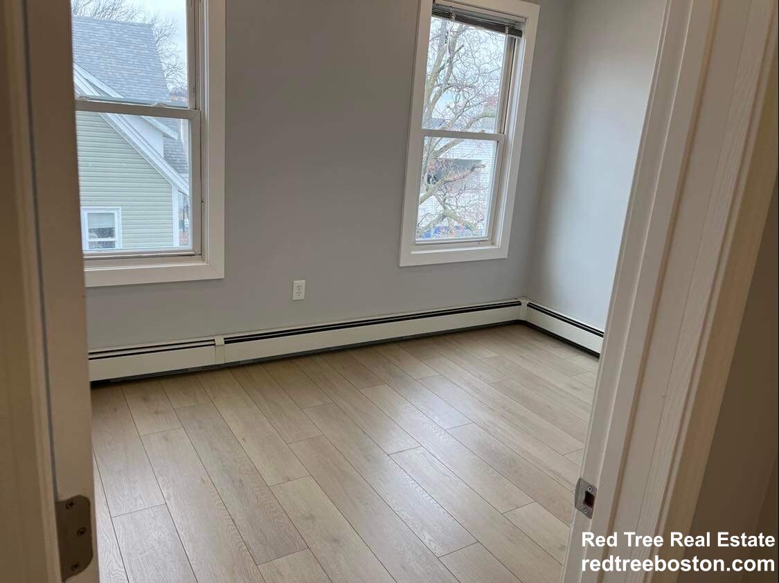 11 Pearl Ter, Somerville