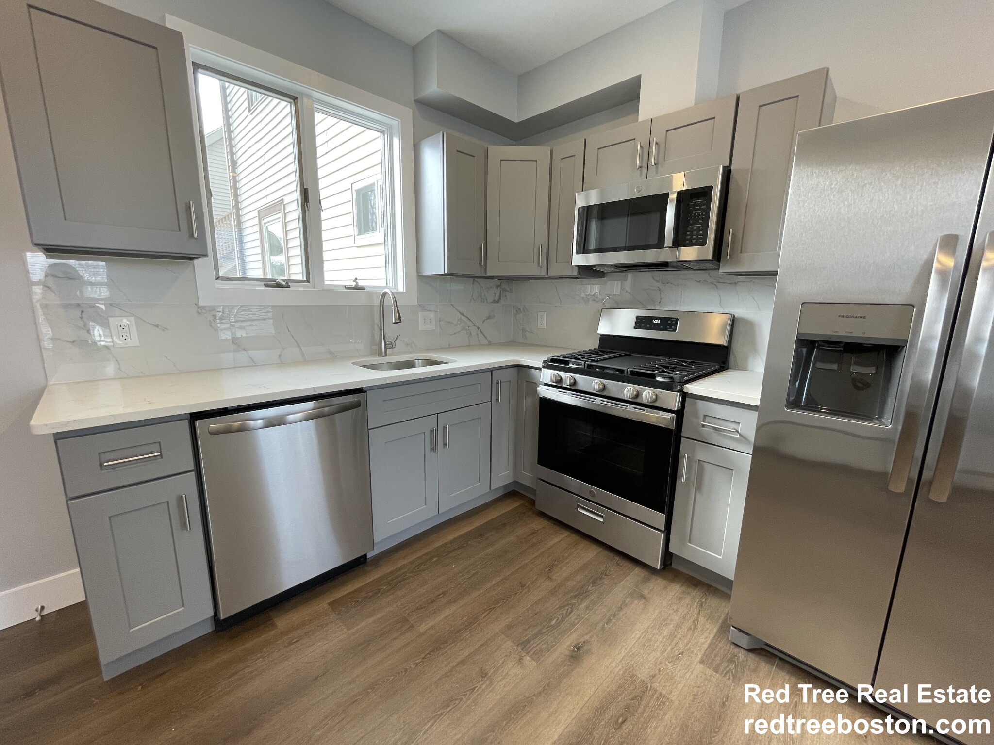 11 Pearl Ter, Somerville