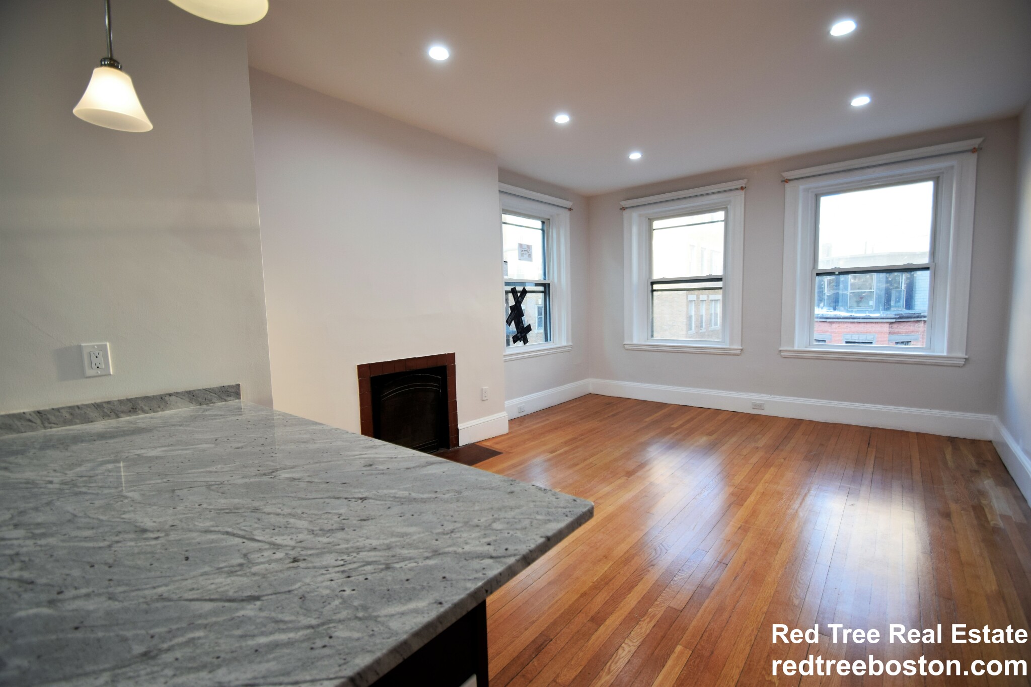 48 Gloucester St, Back Bay